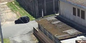 Jovem é presa e indiciada pelo assassinato do pai a tiros