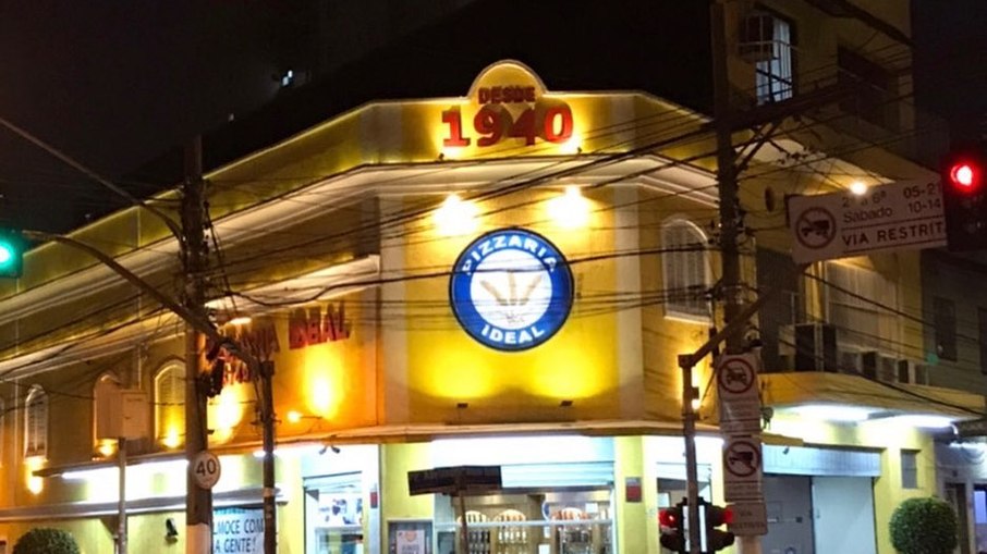 Restaurante fica na esquina das ruas Padre Adelino com Álvaro Ramos, na Quarta Parada, em São Paulo