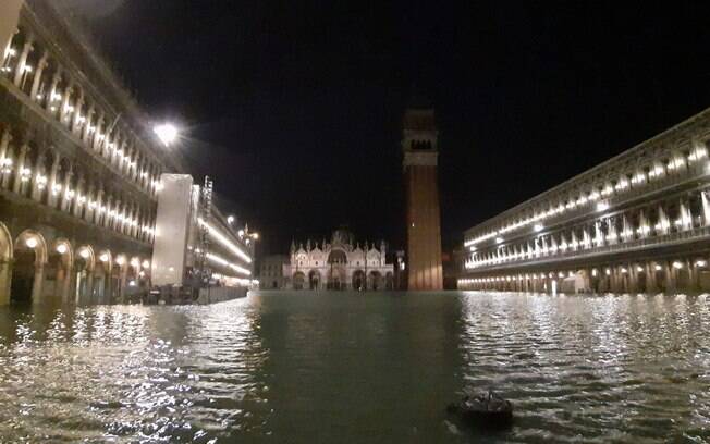 Veneza foi atingida por maior maré dos últimos 50 anos