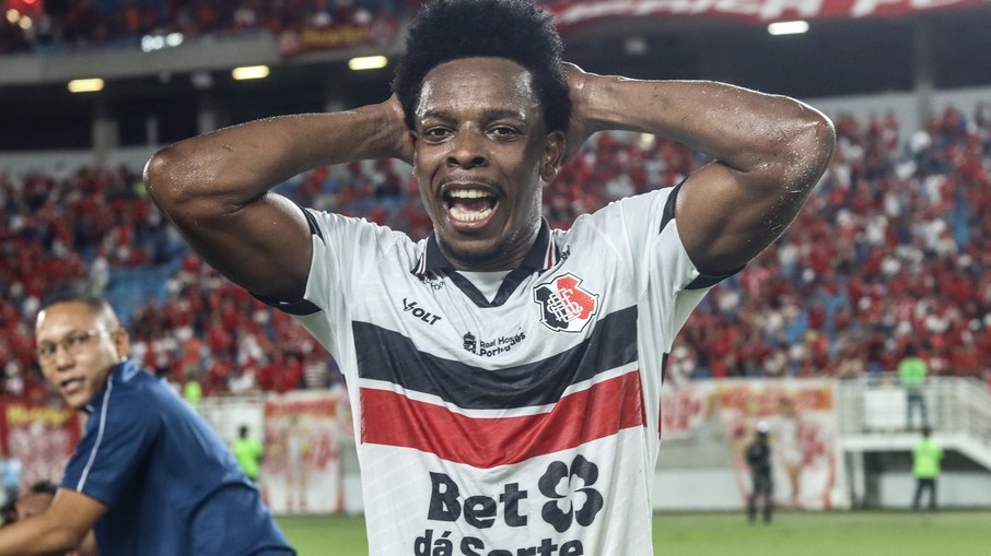 Balotelli marcou o gol que garantiu o Santinha na Série C em 2026