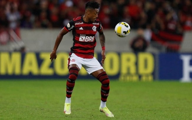 Lesão de Bruno Henrique completa três meses, e Flamengo vê lacuna preenchida no ataque