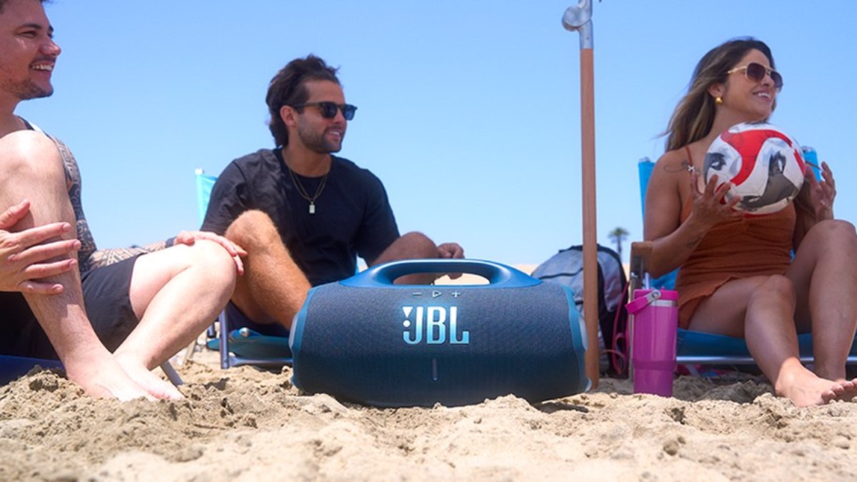 JBL Boombox 4 tem autonomia para até 34 horas de reprodução JBL Boombox 4 tem autonomia para até 34 horas de reprodução