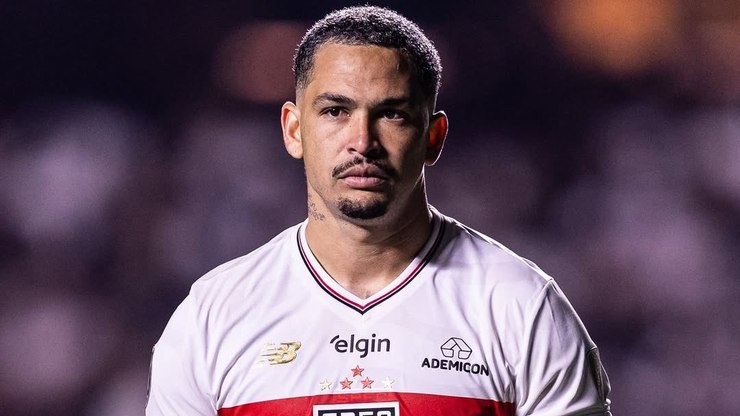 "Ameaças à família": Luciano desabafa após gol 100 pelo São Paulo