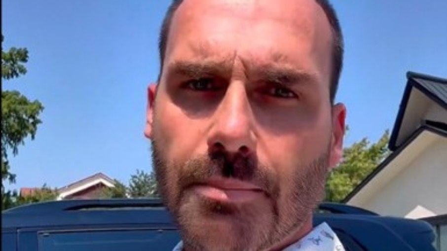 O deputado federal Eduardo Bolsonaro está nos EUA desde fevereiro, sem apresentar justificativa à Câmara