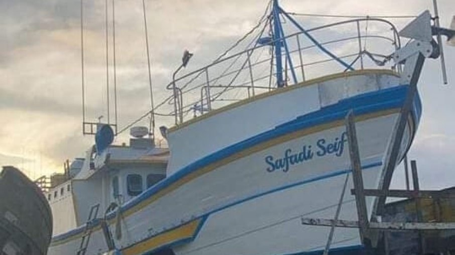Barco desapareceu na noite de sexta-feira (16) em região atingida por ciclone