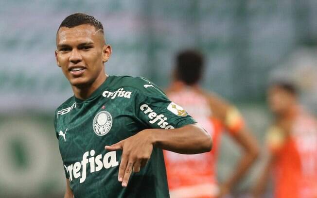 Abel Ferreira se encanta com Veron e afirma: ‘Palmeiras não pode vendê-lo por menos do que o Neymar’