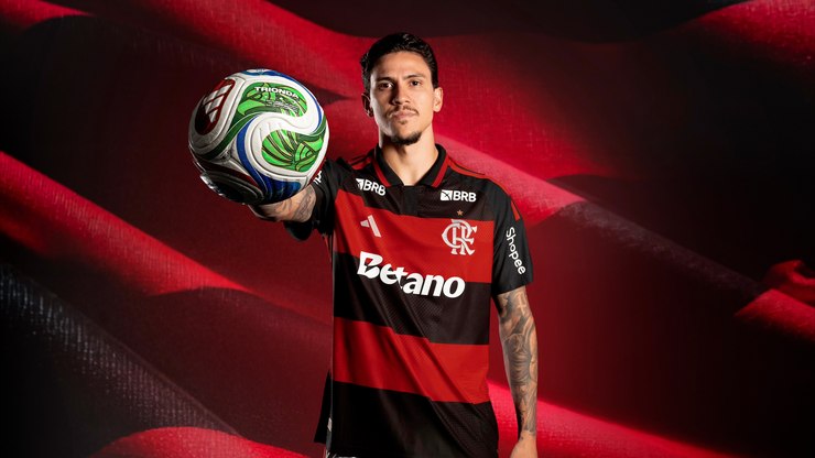 Novo%20manto%20chega%20com%20pre%C3%A7o%20%22salgado%22%20e%20desafia%20o%20bolso