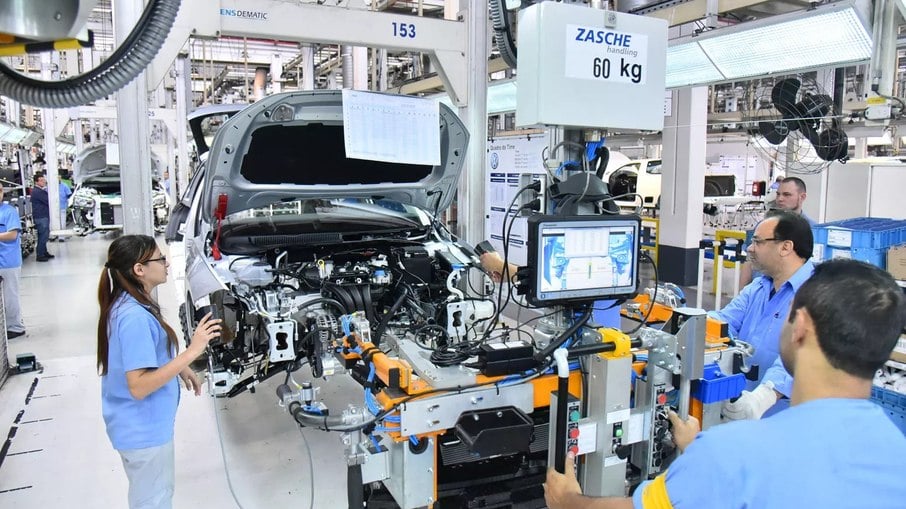 Montadora alemã investirá R$ 16 bilhões no Brasil até 2028, para a fabricação de 16 novos modelos de veículos