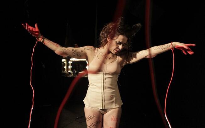 Paula Cohen traz o feminismo para o palco com peça 'Carne de Mulher'