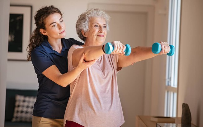 Veja como a fisioterapia ajuda a melhorar a qualidade de vida de idosos