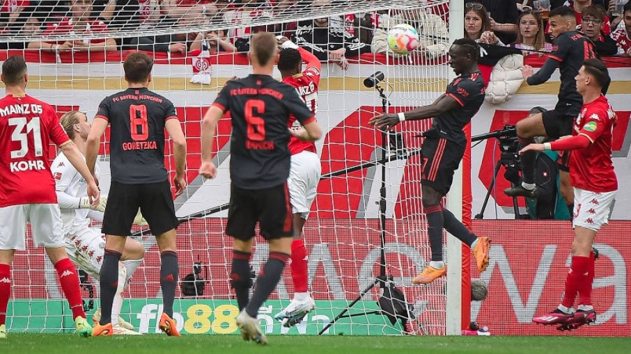 Mané marcou o gol do Bayern na derrota da equipe