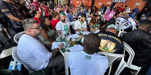 Apuração das escolas de samba de SP segue em clima de tensão