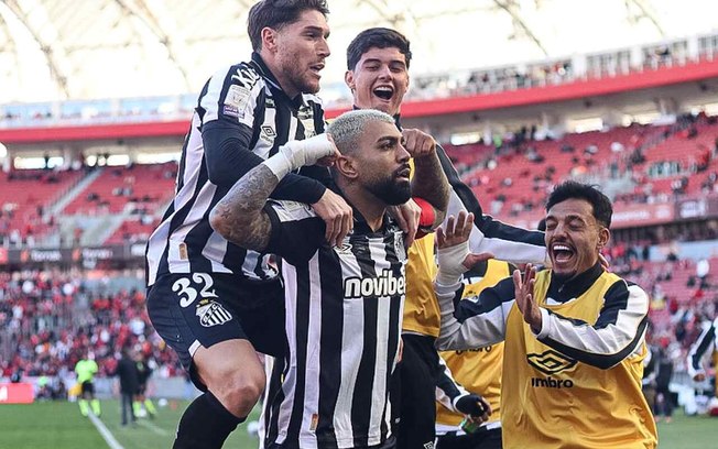 Santos alcança quarta partida seguida de invencibilidade Santos alcança quarta partida seguida de invencibilidade