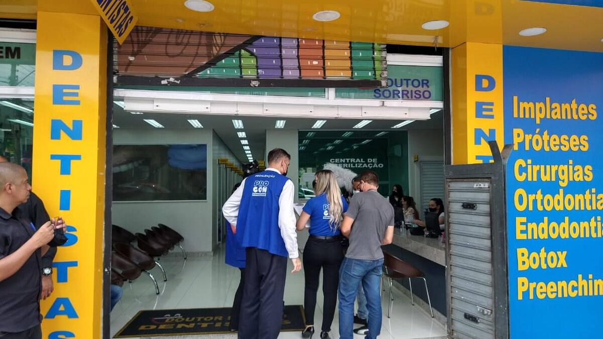 Uma das clientes teve a língua cortada e perdeu o movimento muscular. Uma das clientes teve a língua cortada e perdeu o movimento muscular.