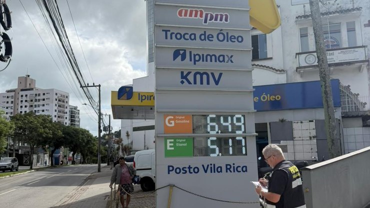 SC: Fiscalização do Procon encontra queda no preço do combustível