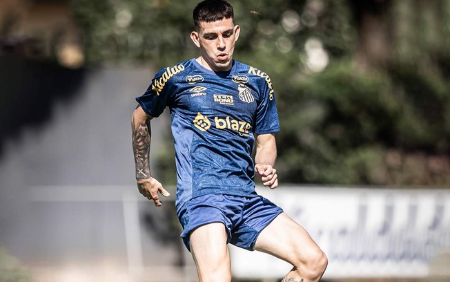 Escobar é o novo jogador do Santos