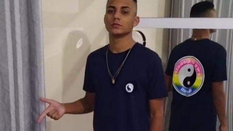 Cauã Godoy morreu após ser atingido por placas de madeira Cauã Godoy morreu após ser atingido por placas de madeira