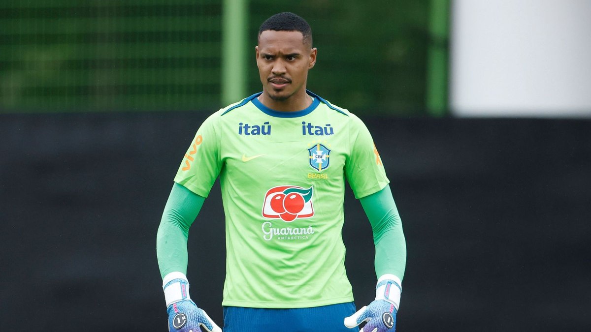 Jhon é convocado para o lugar de Hugo Souza na Seleção Jhon é convocado para o lugar de Hugo Souza na Seleção