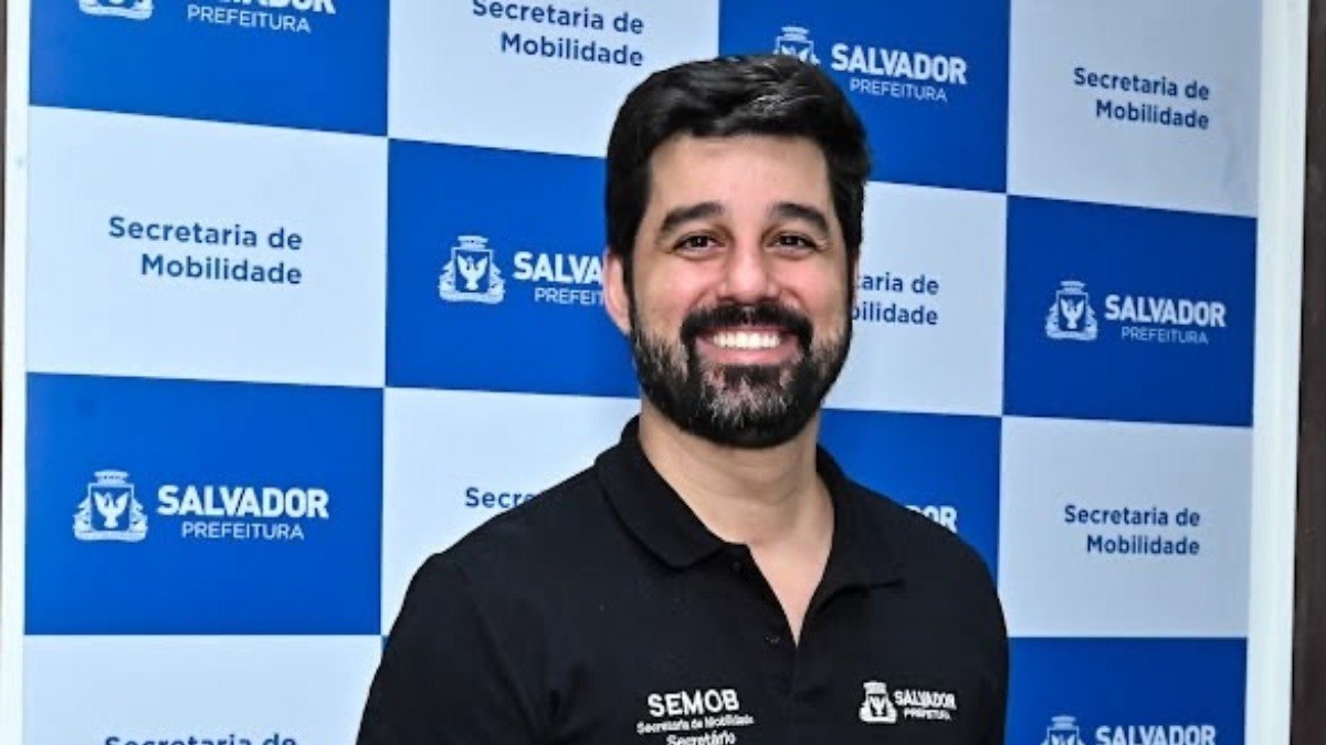 Secretário de Salvador com prisão decretada está em Paris - Foto
