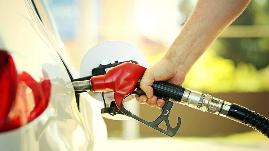Essa é a terceira semana seguida de queda no preço da gasolina, segundo ANP