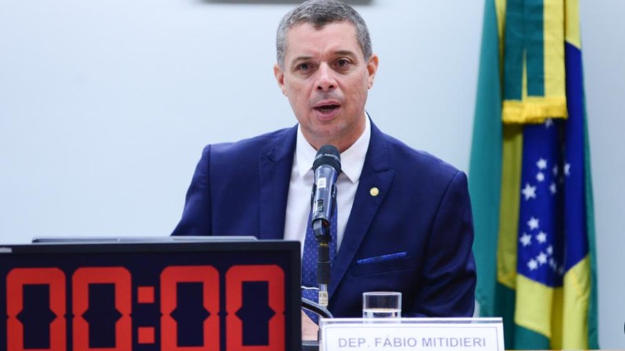 O deputado Fábio Mitidieri (PSD) durante audiência pública na Câmara