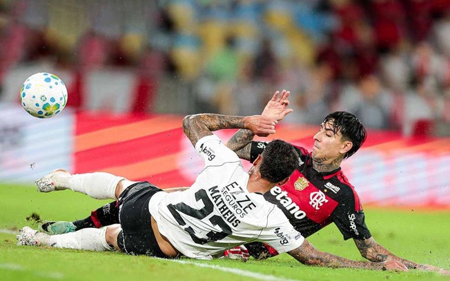 Volante Jorginho é um dos que não poderão enfrentar o Bragantino pelo Brasileirão Volante Jorginho é um dos que não poderão enfrentar o Bragantino pelo Brasileirão