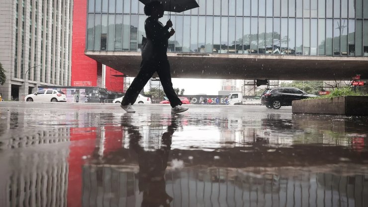 SP entra em alerta para chuvas intensas de até 90 mm