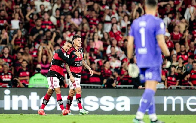 Alex Sandro destacou o esforço do Flamengo para superar o cansaço