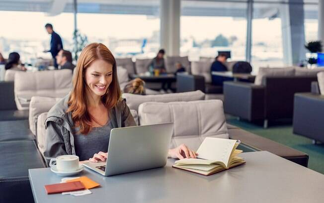 Aproveite o tempo no aeroporto para relaxar