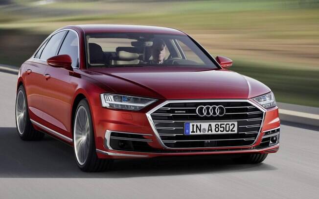 Audi A8 da nova geração acaba de ser apresentada pela marca alemã, com versão híbrida preparada para ser autônoma
