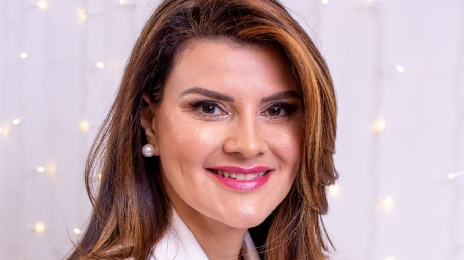 Chris Radaic é médica dermatologista com diversas especializações internacionais