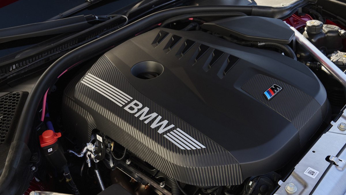Motor 3.0 turbo de seis cilindros recebe assistência híbrida leve de 48 volts; conjunto entrega 443 cv e 59,1 kgfm.