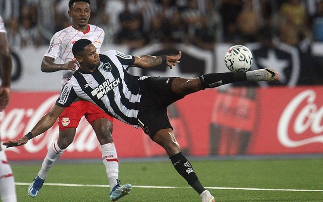Botafogo chega com muito investimento, mas (ainda) com pinta de coadjuvante