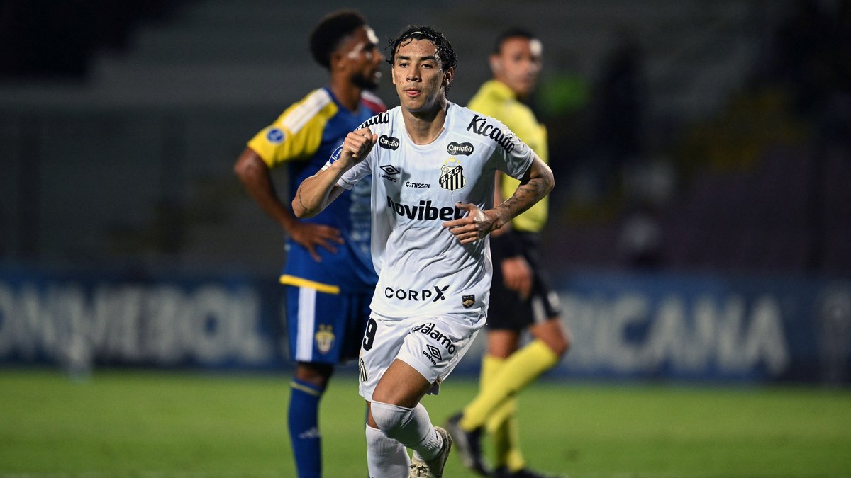 Santos goleia UCV na Sula (4 a 1) e encaminha vaga; Neymar se prepara para retorno