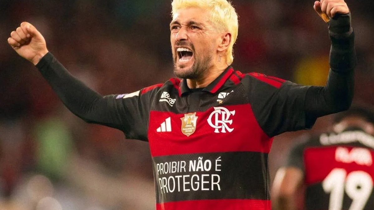 Arrascaeta brilha na vitória do Flamengo sobre o Atlético