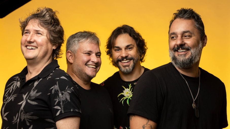 Os integrantes são os baianos Manno Góes e Lutte, e os mineiros Lelo Zaneti e Rodrigo Borges. Os integrantes são os baianos Manno Góes e Lutte, e os mineiros Lelo Zaneti e Rodrigo Borges.