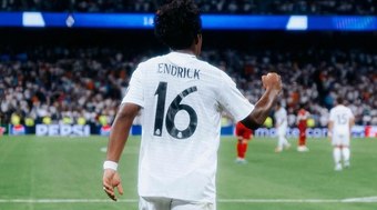 Rodrygo celebra gol de Endrick na Champions League e brinca