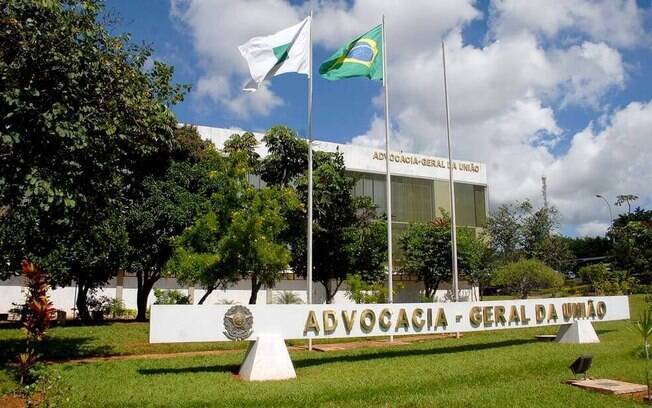 De uma só vez, Advocacia Geral da União promove 606 procuradores com salário de R$ 27,3 mil