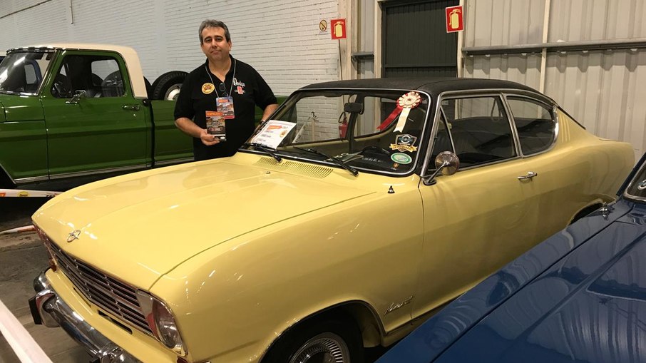 Alexandre Colcete com o Opel Kadett 1968