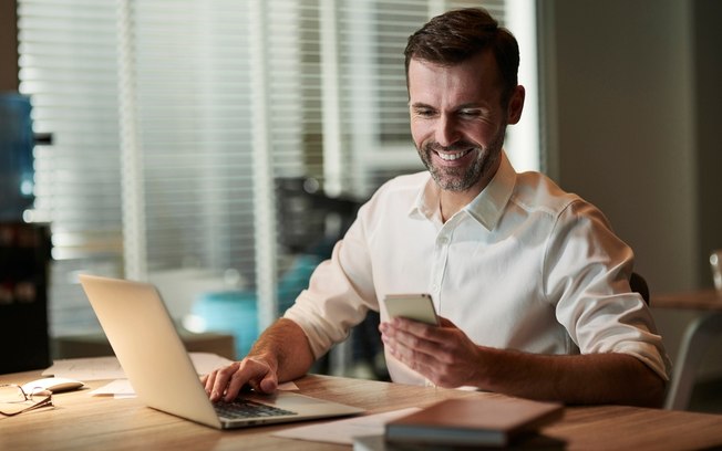 Pearson lança tutor digital para comunicação no trabalho