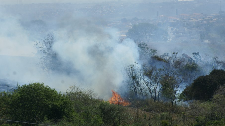 Frente fria reduz focos de incêndio no Estado de São Paulo