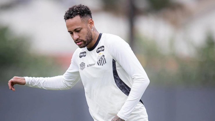 Ancelotti explica ausência de Neymar e dá pista sobre futuro