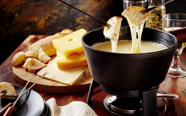 O fondue é o prato que mais atrai os turistas para Campos do Jordão, durante a temporada de inverno