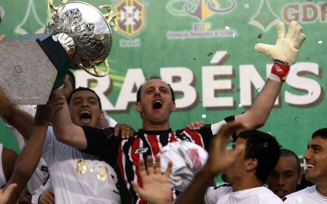 Há 13 anos, São Paulo conquistava o tricampeonato consecutivo do Brasileirão