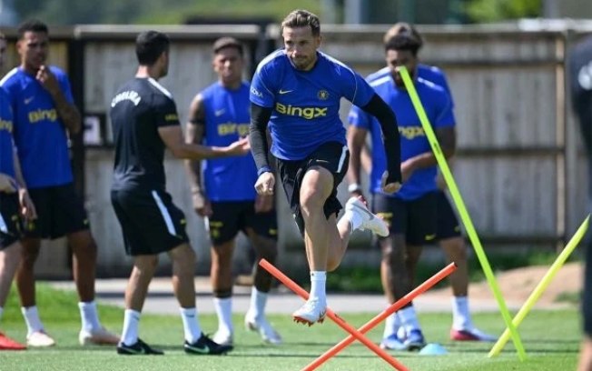 Jogadores do Chelsea durante treinamento da equipe 