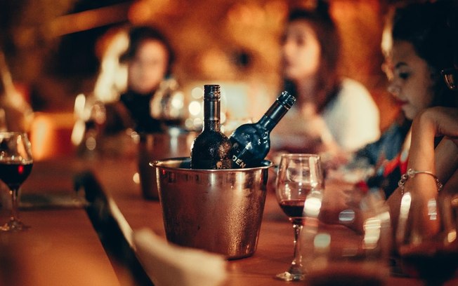 Inverno eleva demanda por vinhos e impulsiona vendas em bares