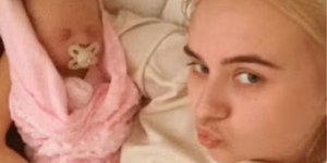 Jovem que fingiu gravidez com boneca reborn pede desculpas