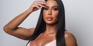 Gracyanne Barbosa desmente romance com João Vicente