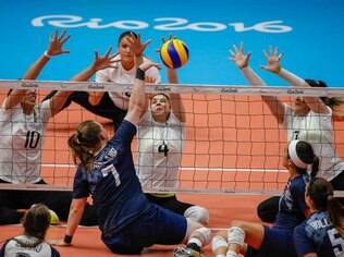 Brasil perdeu dos EUA no vôlei sentado feminino Brasil perdeu dos EUA no vôlei sentado feminino