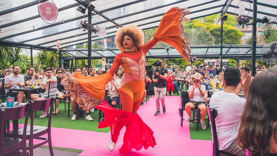 Evento celebra cultura drag em edição histórica em SP Evento celebra cultura drag em edição histórica em SP